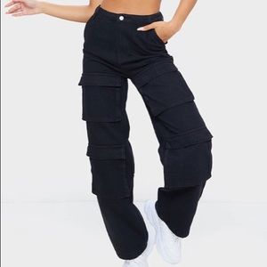 Black front pocket cargo baggy jeans